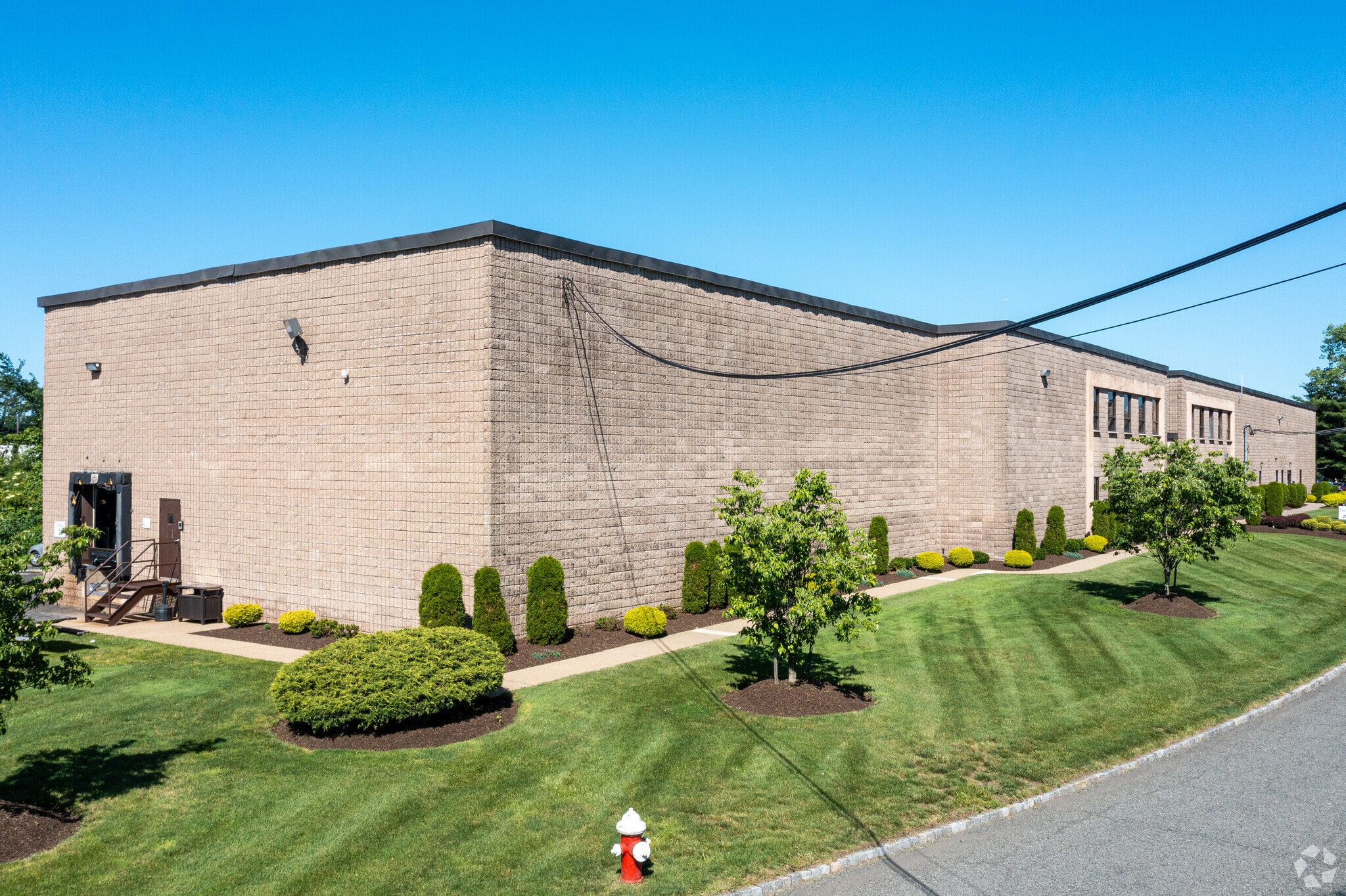 4-6 Just Rd, Fairfield, NJ for lease Primary Photo- Image 1 of 6