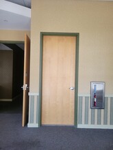 877 111th Ave N, Naples, FL for lease Interior Photo- Image 2 of 6