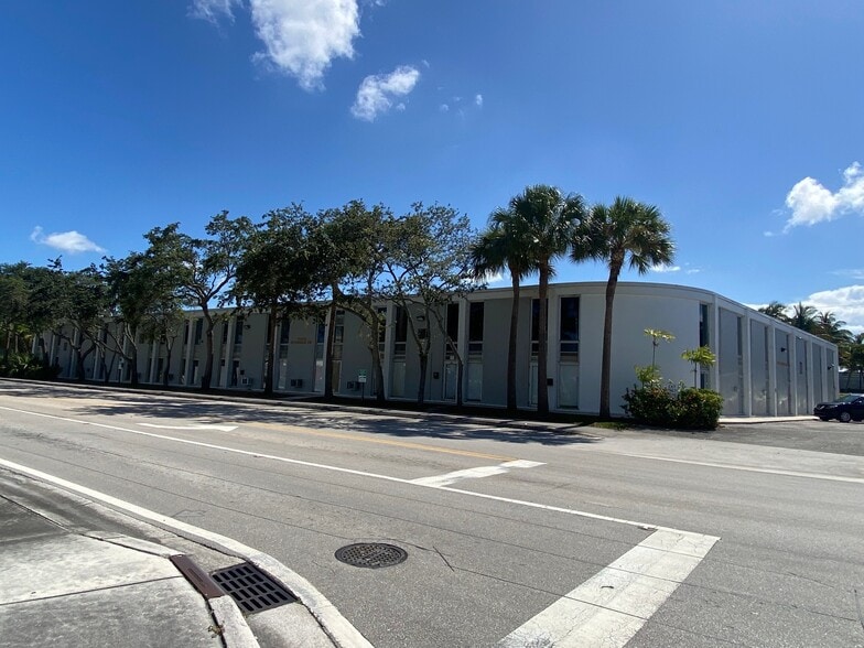 3902 Burns Rd, Palm Beach Gardens, FL for lease - Building Photo - Image 3 of 11