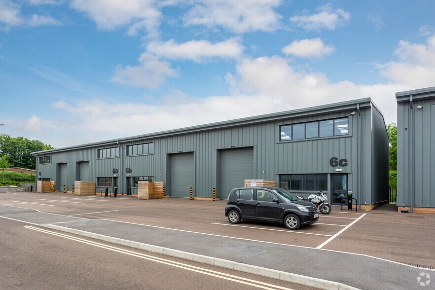 Park Ln, Corsham à louer - Photo du bâtiment - Image 2 de 4