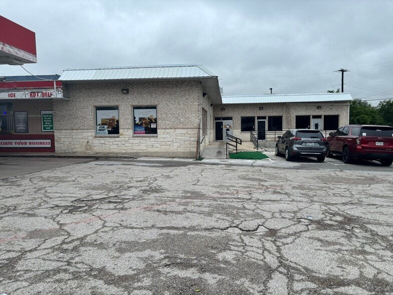 5617 Mccart Ave, Fort Worth, TX for lease - Building Photo - Image 1 of 39