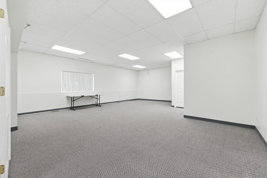 376-384 Commerce Loop, Orem, UT for lease - Building Photo - Image 2 of 24