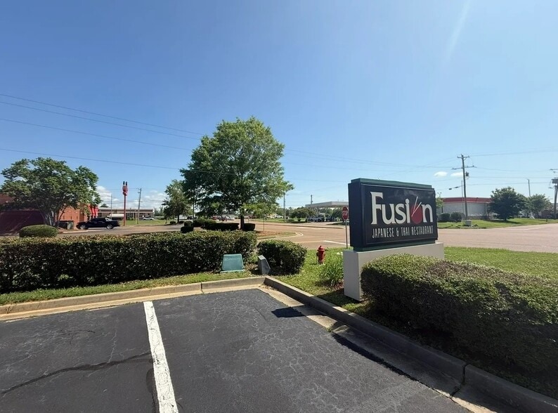 1002 Treetops Blvd, Flowood, MS for sale - Building Photo - Image 3 of 8