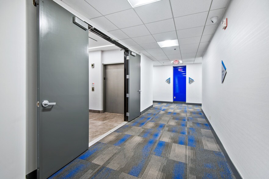 9301 Oakdale Ave, Chatsworth, CA for lease - Interior Photo - Image 3 of 8