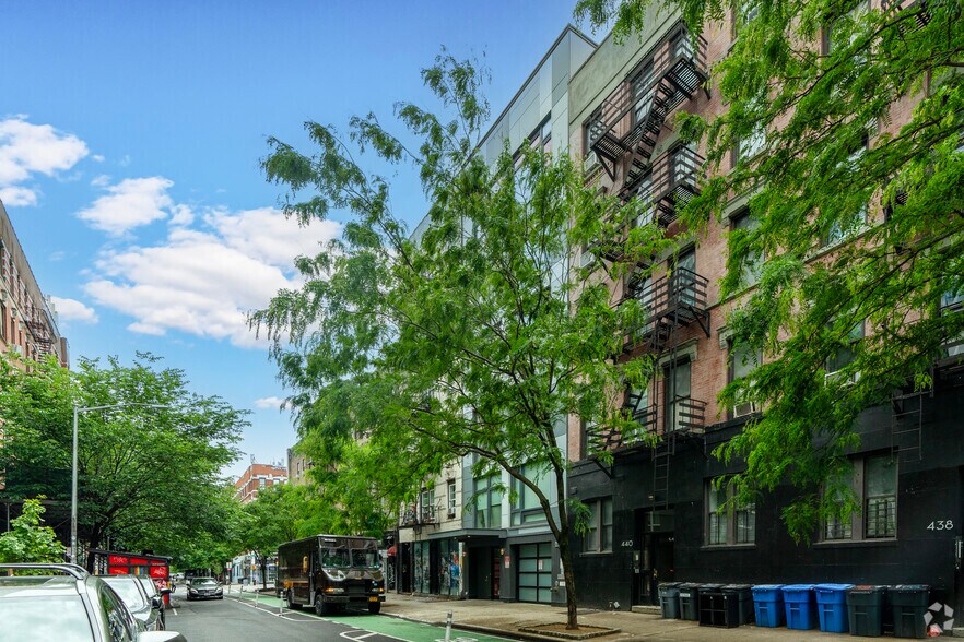 442 E 13th St, New York, NY à vendre - Photo principale - Image 1 de 6