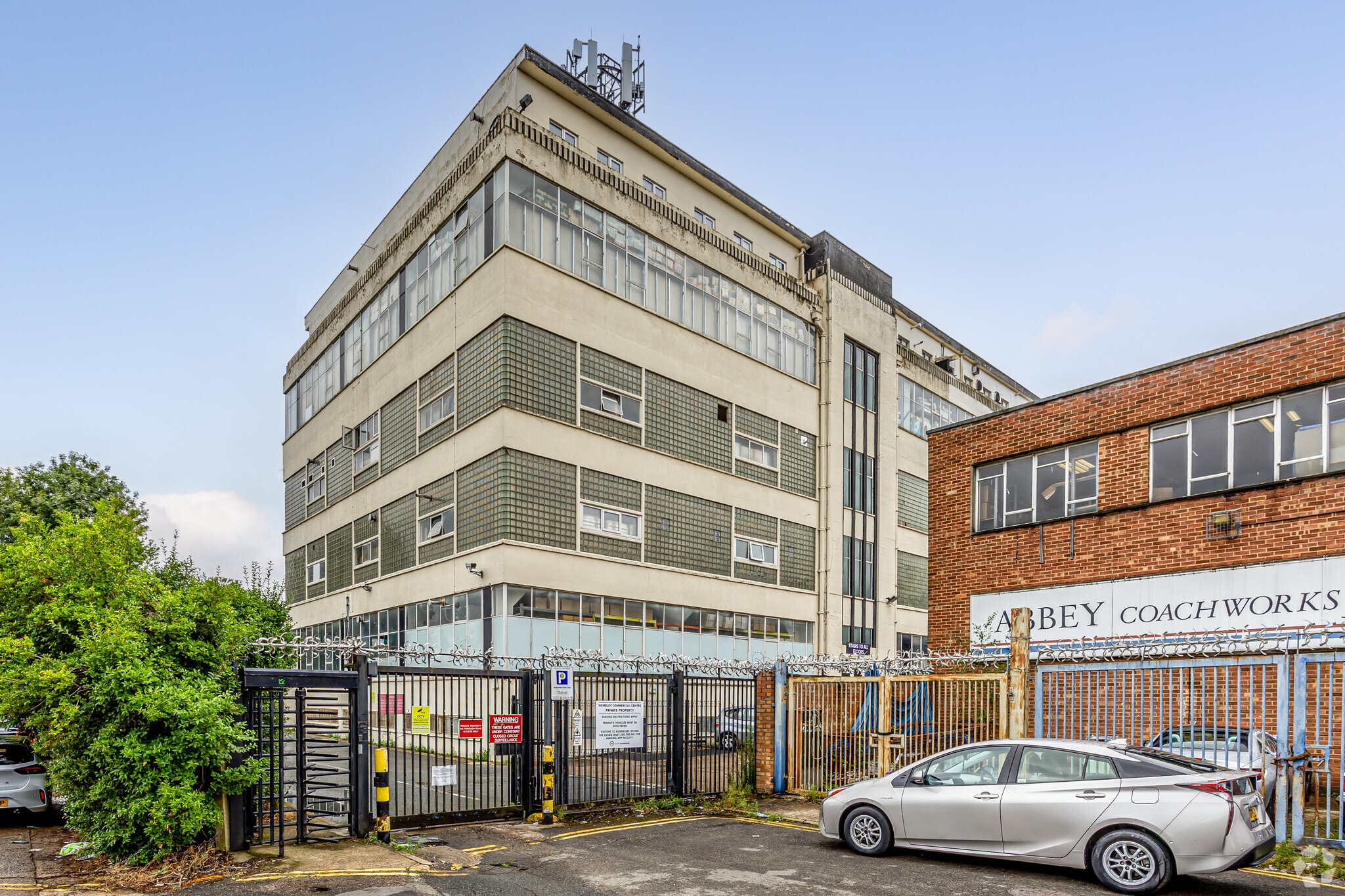 East Ln, Wembley for lease Primary Photo- Image 1 of 55