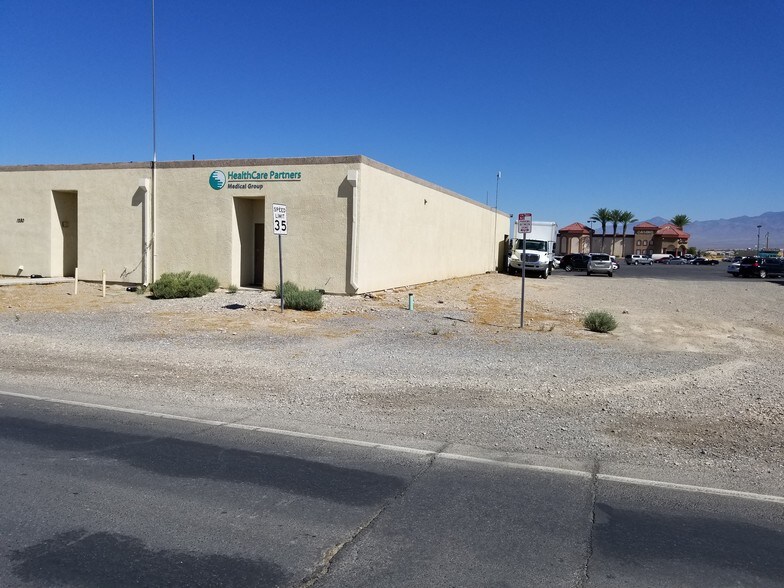 1280 E Calvada Blvd, Pahrump, NV à vendre - Photo du bâtiment - Image 3 de 25
