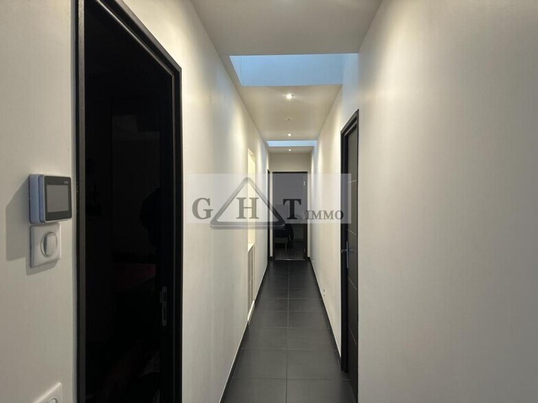 Office in Saint-Maur-des-Fossés for sale - Interior Photo - Image 2 of 5