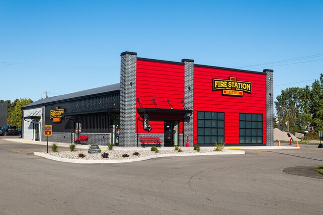 More details for 3101 10th St, Menominee, MI - Retail for Sale
