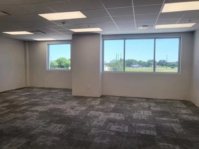 4157 Clay Commerce Dr, Katy, TX à louer - Photo du bâtiment - Image 3 de 6