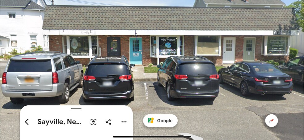 110-130 Main St, Sayville, NY à louer - Photo du bâtiment - Image 2 de 7