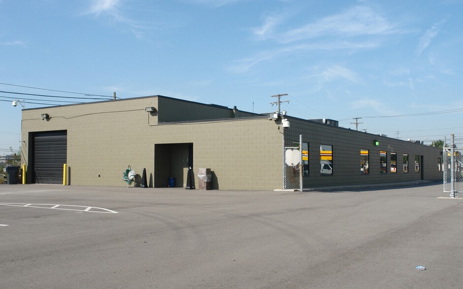 27432 Groesbeck Hwy, Roseville, MI for lease - Building Photo - Image 2 of 4