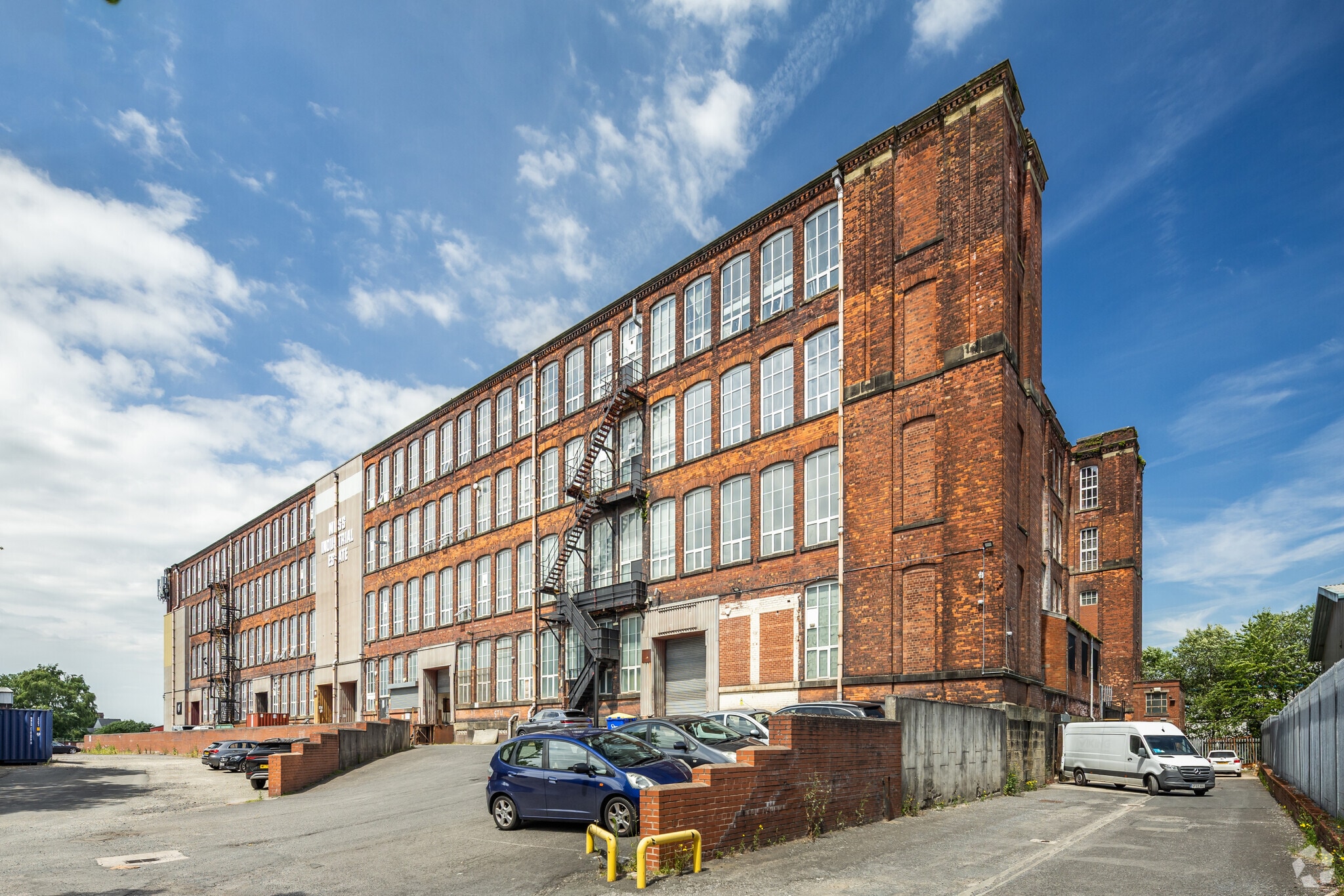 Woodbine St, Rochdale for lease Primary Photo- Image 1 of 4