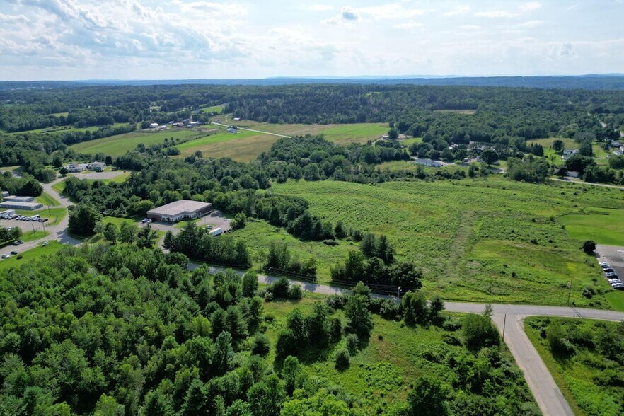 Map 36 Lots 13, 14,& 17, Fairfield, ME à vendre - Photo du bâtiment - Image 2 de 13