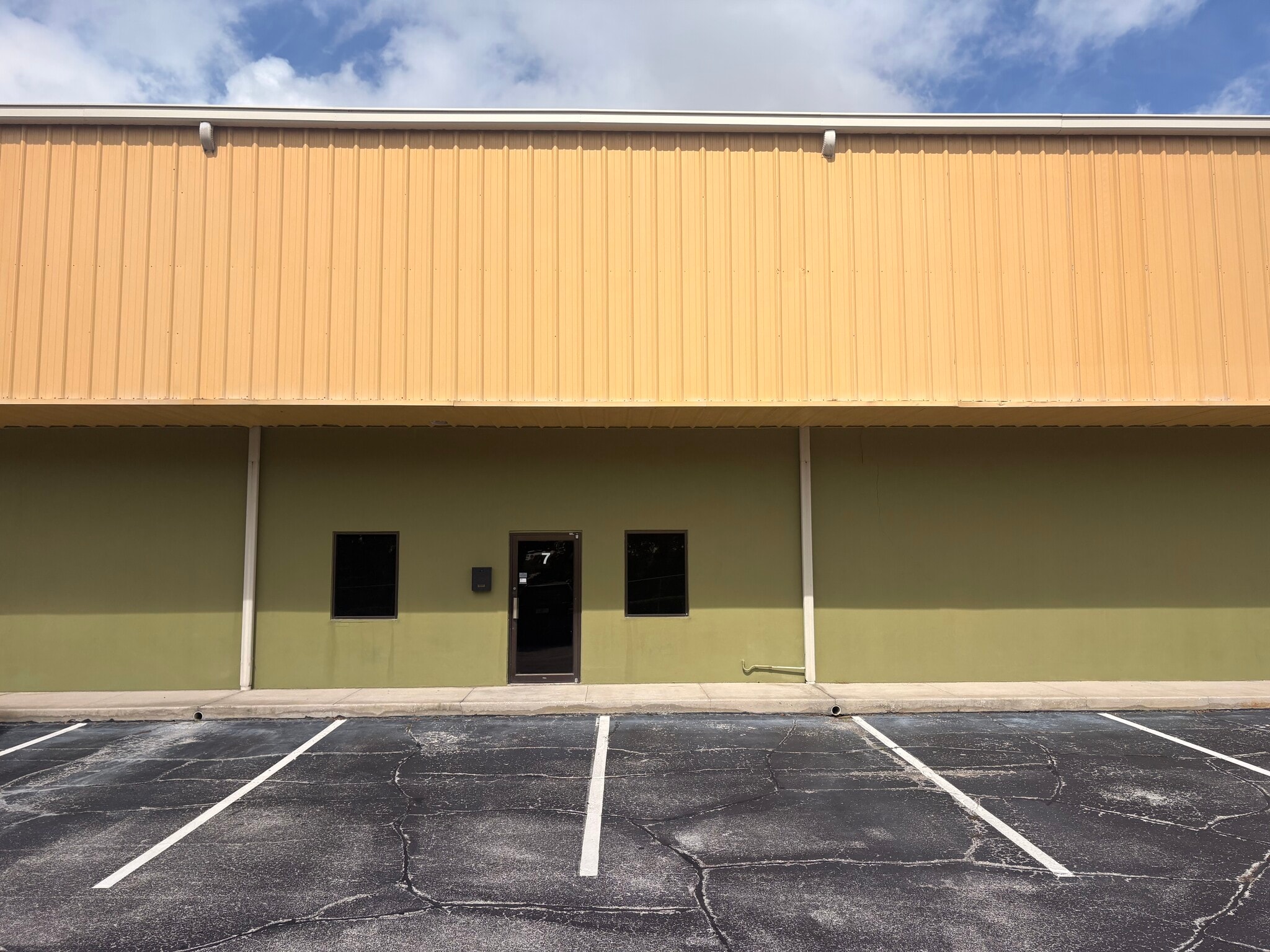 4960 E Lakeland Commerce Pky, Lakeland, FL for lease Interior Photo- Image 1 of 15