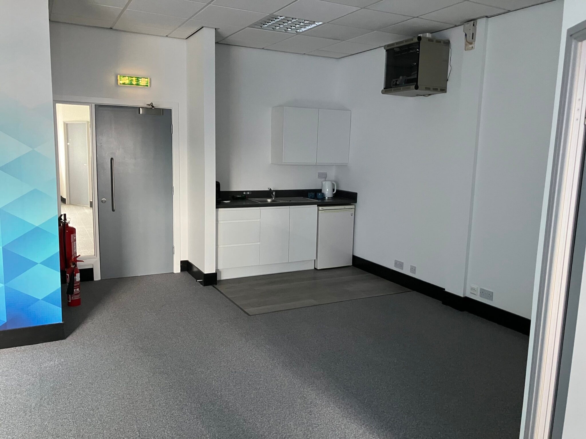 Saxon Way, Hessle for lease Interior Photo- Image 1 of 4