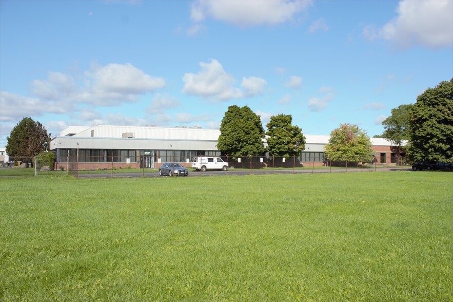 1801 Mt Read Blvd, Rochester, NY for lease - Building Photo - Image 1 of 12