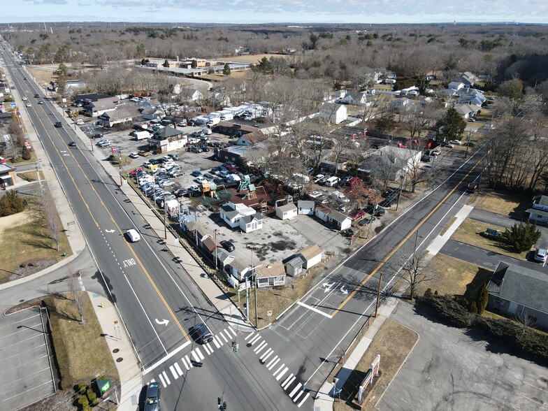 1829 & 1831 Route 112, Medford, NY portfolio of 2 properties for sale on LoopNet.ca - Building Photo - Image 2 of 11