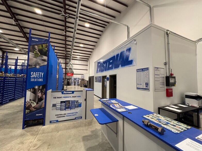 5700 Eastside Parkway Dr, Gas City, IN à vendre - Photo du bâtiment - Image 2 de 38