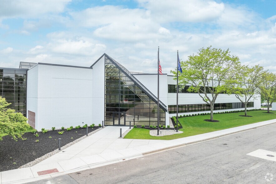 4300 36th St SE, Grand Rapids, MI à louer - Photo du bâtiment - Image 1 de 12