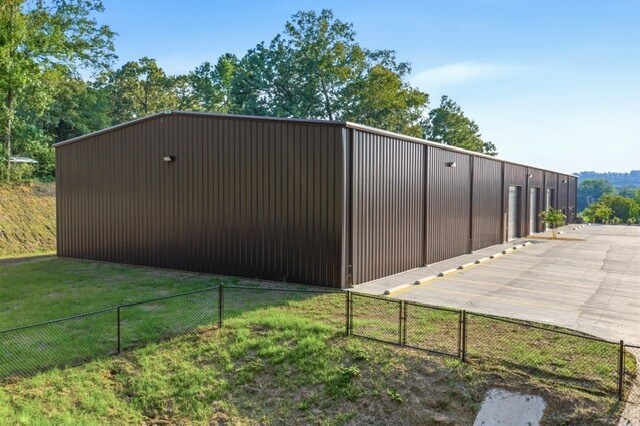 300 Midridge Ln, Pelham, AL à louer - Photo du bâtiment - Image 2 de 20
