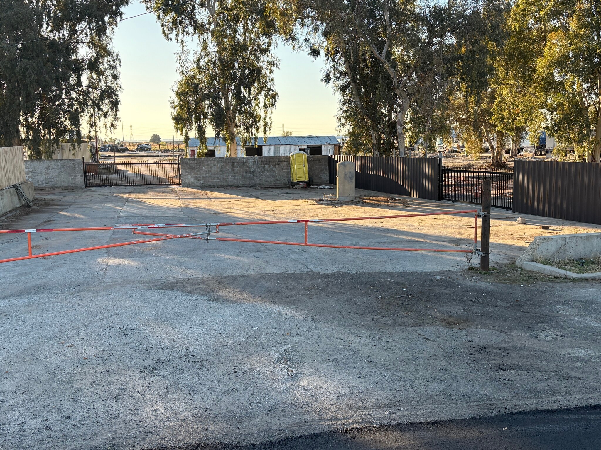 6715 W 6th St, Rio Linda, CA à louer Photo du bâtiment- Image 1 de 14