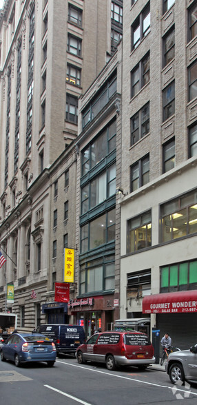 21-23 W 39th St, New York, NY for lease - Building Photo - Image 1 of 6