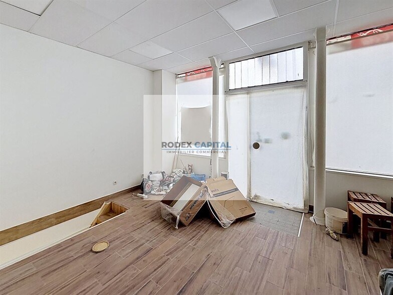 Retail in Paris for lease - Interior Photo - Image 3 of 7