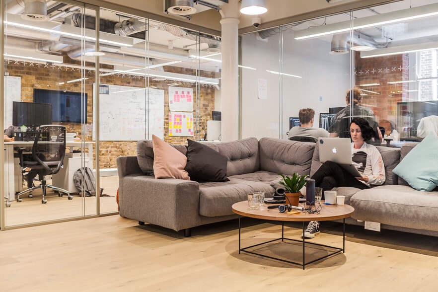 9 Dallington St, Londres à louer - Photo du bâtiment - Image 2 de 4