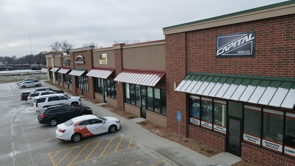 5548 NW 2nd St, Des Moines, IA for lease - Building Photo - Image 1 of 12