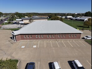 125 Winchester Dr, Sedalia, MO for lease Building Photo- Image 2 of 18