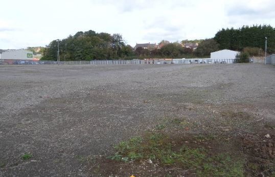 North Rd, Bridgend à louer - Photo du bâtiment - Image 2 de 4