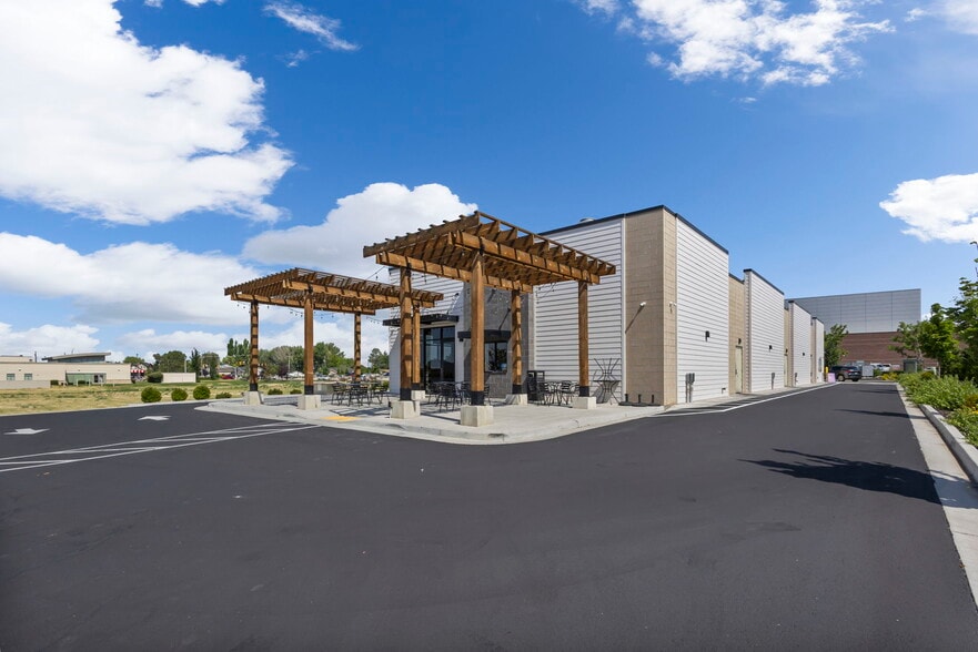 1863 W 700 S, Syracuse, UT for sale - Building Photo - Image 2 of 22