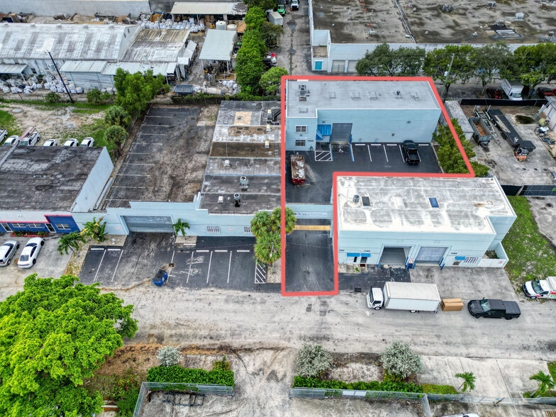 1120 NW 54th St, Fort Lauderdale, FL for lease - Primary Photo - Image 1 of 74