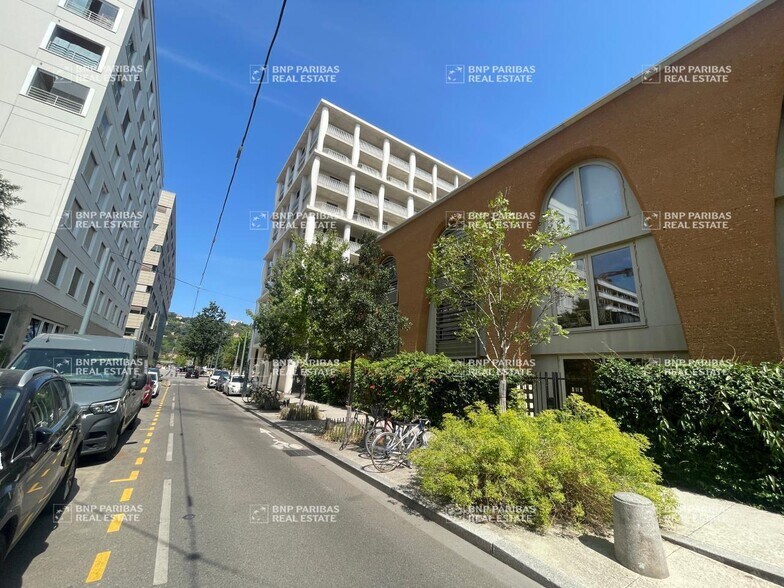 3 Rue Jacqueline Et Roland De Pury, Lyon à louer - Photo du bâtiment - Image 2 de 14