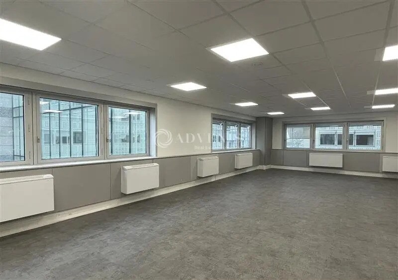 Office in Tremblay-en-France for lease Interior Photo- Image 1 of 6