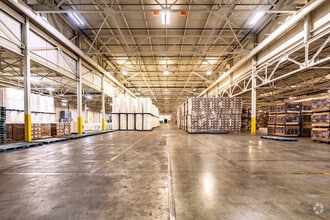 2901 Industrial Dr, Bowling Green, KY for lease Interior Photo- Image 2 of 11