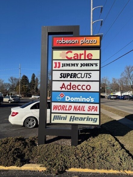 1813-1815 W Kirby Ave, Champaign, IL à louer - Photo du bâtiment - Image 2 de 2