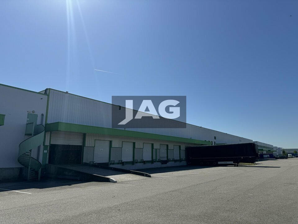 Flex in Genas for lease Building Photo- Image 1 of 7
