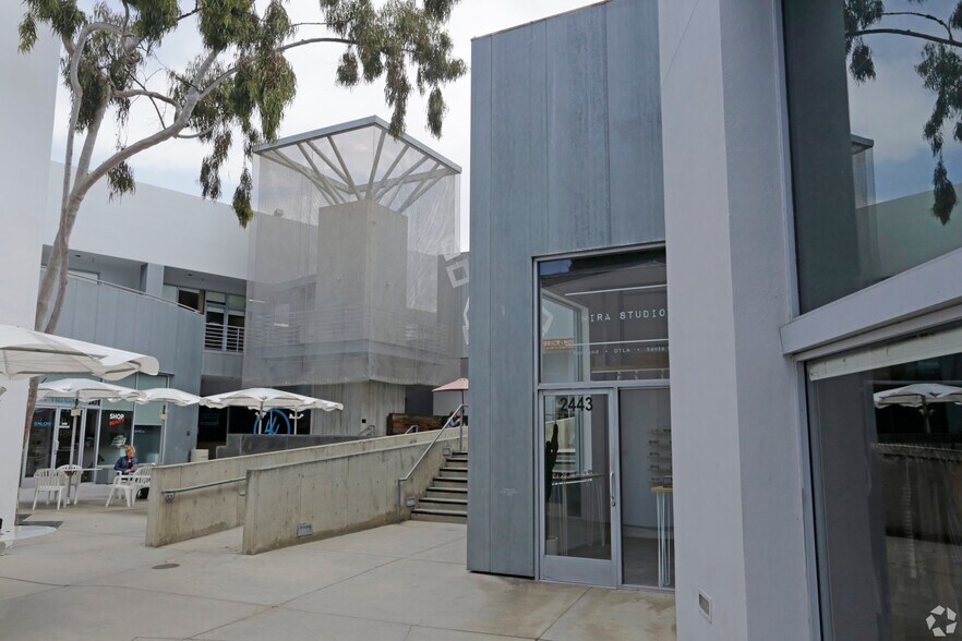 2415-2449 Main St, Santa Monica, CA à louer - Photo du bâtiment - Image 2 de 20