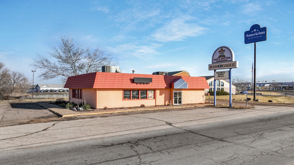 6220 Texaco Dr, Eau Claire, WI for sale - Building Photo - Image 3 of 26