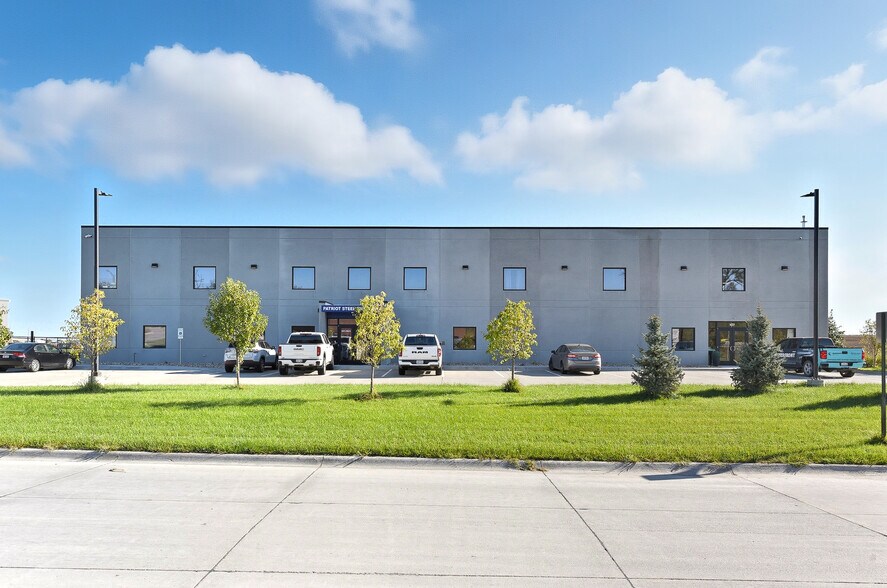 14217 S 220th St, Gretna, NE à louer - Photo du bâtiment - Image 2 de 30