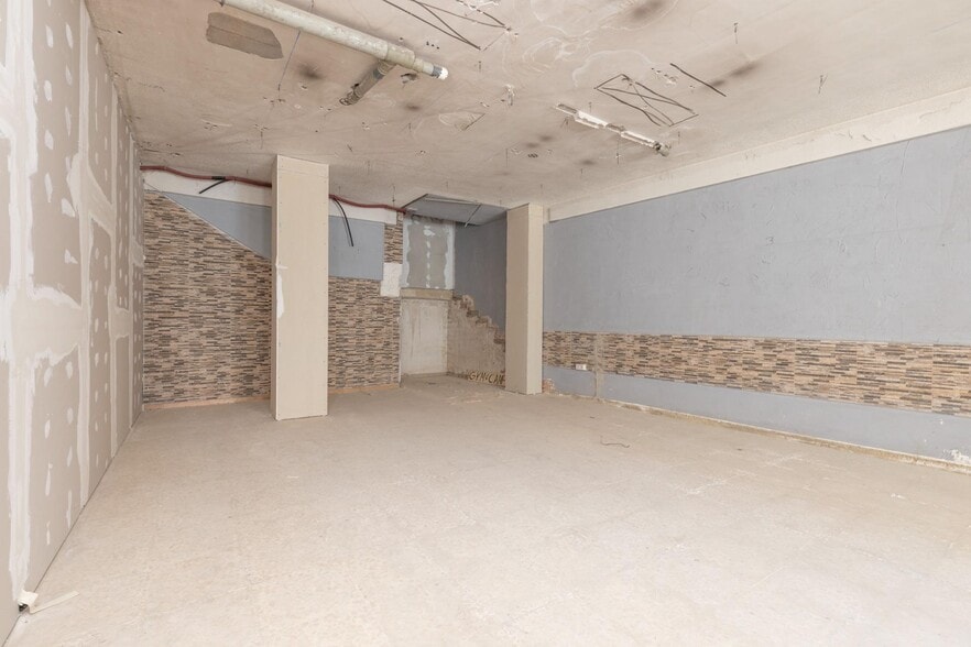 Retail in Huétor Vega, Granada for sale - Interior Photo - Image 3 of 21