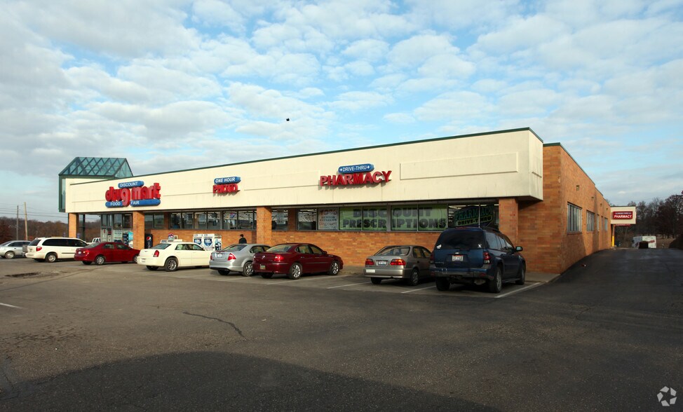 592 12th St, Carrollton, OH à louer - Photo du bâtiment - Image 3 de 4