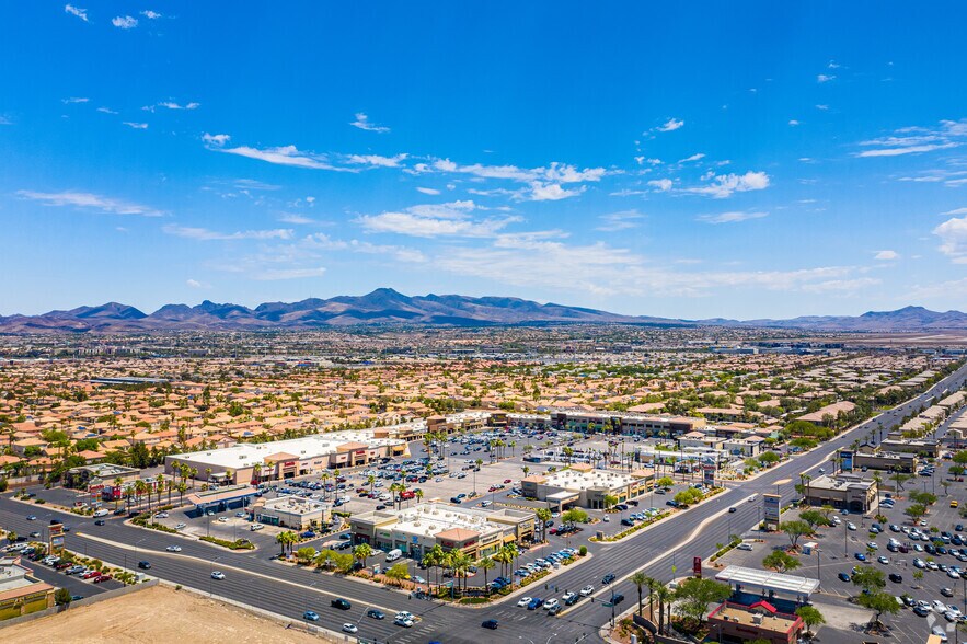 9890 S Maryland Pky, Las Vegas, NV à louer - Photo du bâtiment - Image 2 de 15