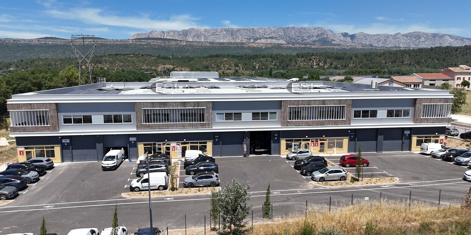 Flex dans Rousset à louer Photo du bâtiment- Image 1 de 16