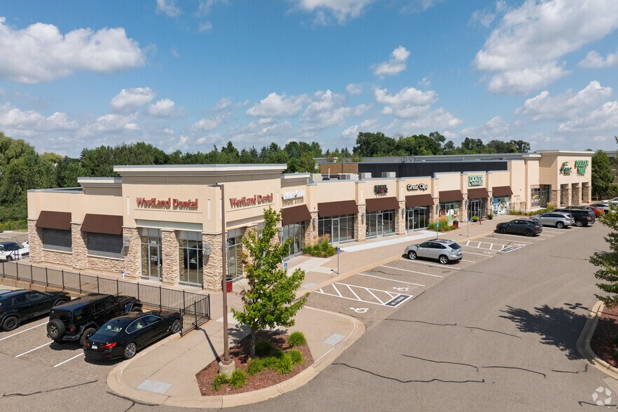 302-318 Clydesdale Trl, Medina, MN for lease - Building Photo - Image 1 of 4