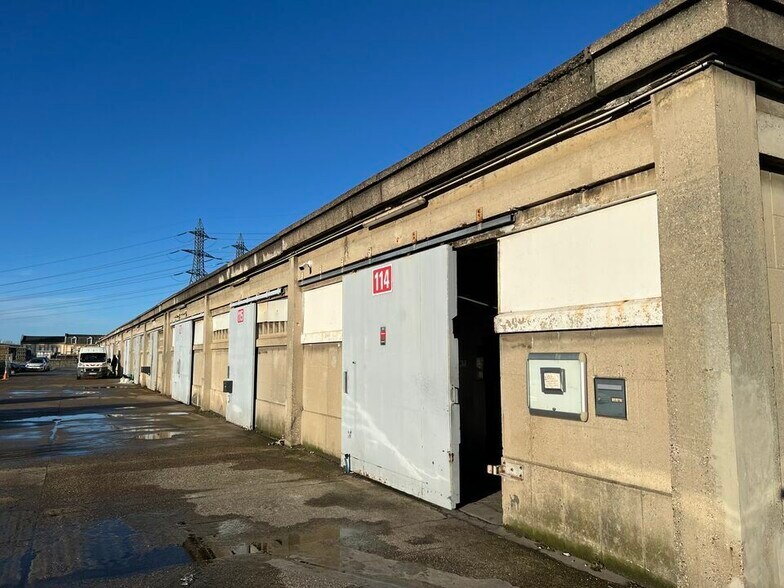 Industrial in Le Havre for lease - Building Photo - Image 2 of 5
