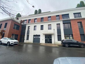 2 Rue George Sand, Saint-Germain-en-Laye for lease Interior Photo- Image 1 of 7