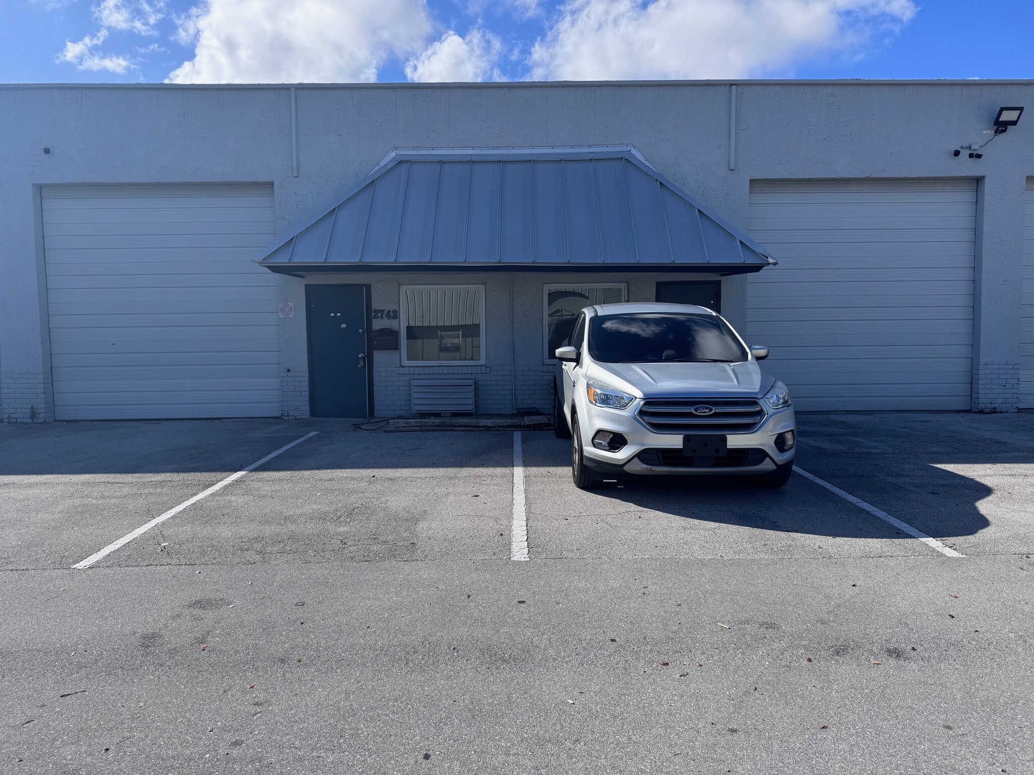 2696 NW 31st Ave, Lauderdale Lakes, FL for lease Building Photo- Image 1 of 5